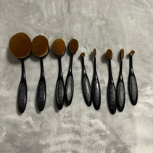 Makeup brushes